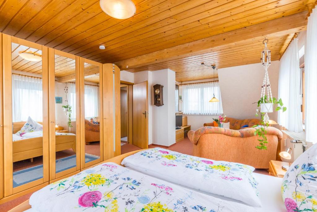 Ferienwohnung Apollonia Falow room 5